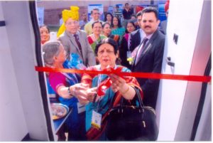 dr-kusum-mathursms-medical-college-inaugurating-the-van