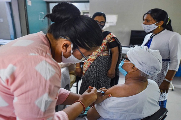 Covid-19 Updates: India’s Vaccination Coverage Crosses Landmark of 86 Crore; 26,041 New Cases Reported